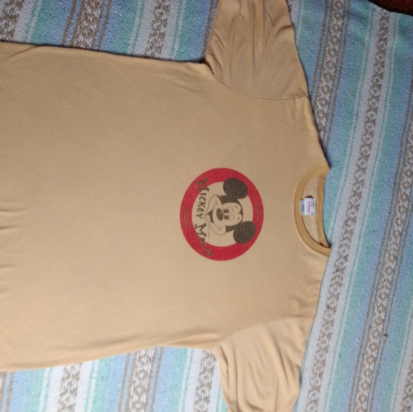 DISNEY STORE VINTAGE MICKEY MOUSE TEE. MENS SIZE MEDIUM - Picture 6 of 8